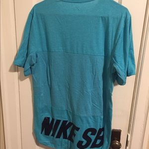 Nike SB perforated tee